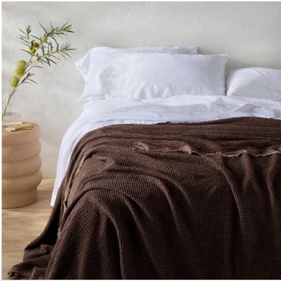 NWT King Textured Waffle Coverlet Dark Fig - Casaluna